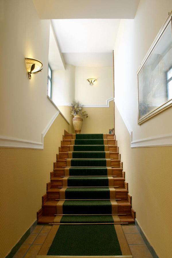 Meridiano Hotel Nápoly Kültér fotó