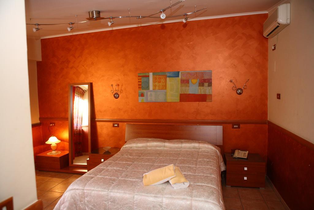 Meridiano Hotel Nápoly Szoba fotó