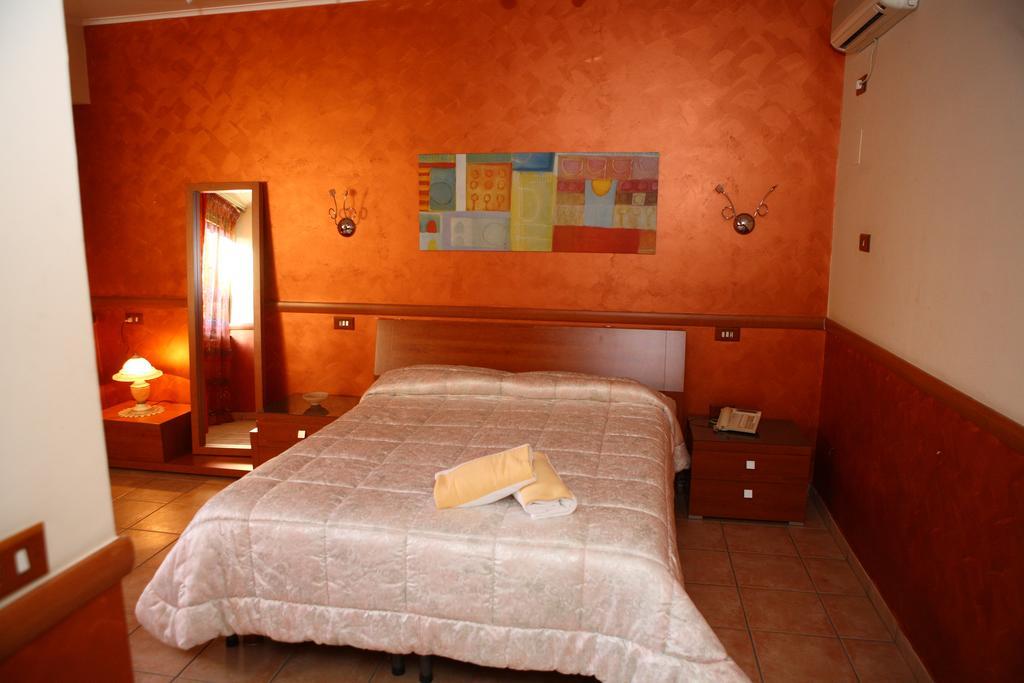 Meridiano Hotel Nápoly Szoba fotó