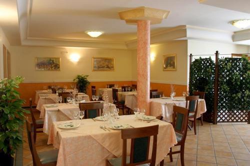 Meridiano Hotel Nápoly Kültér fotó