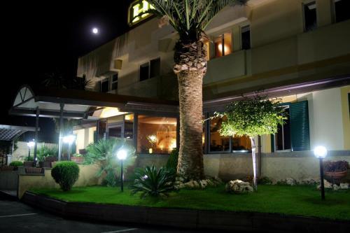 Meridiano Hotel Nápoly Kültér fotó